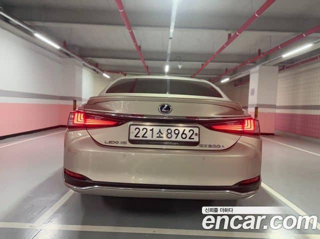 Lexus ES300h