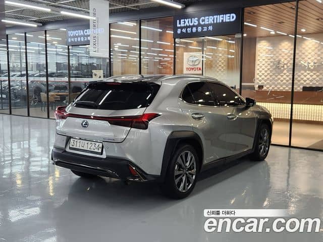 Lexus UX250h