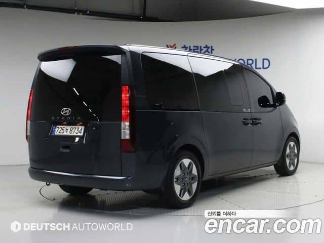 Hyundai Staria