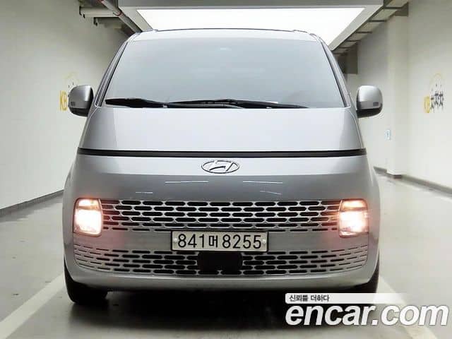 Hyundai Staria