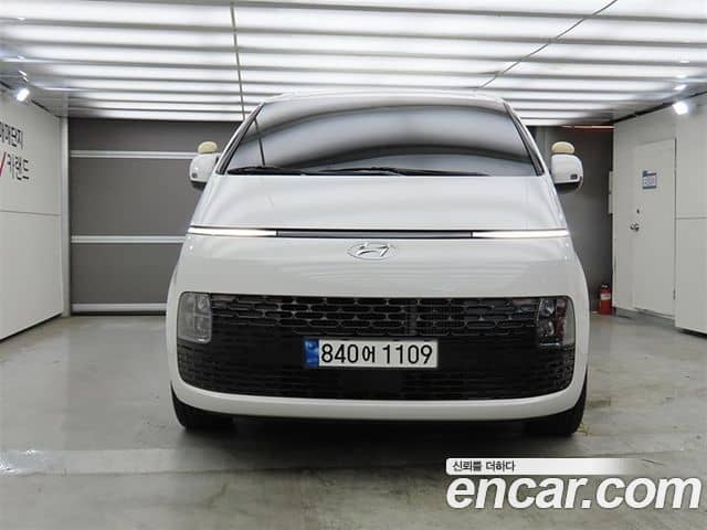 Hyundai Staria