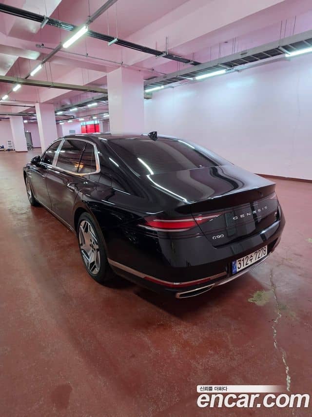 Genesis G90