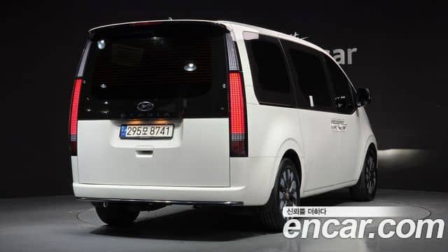 Hyundai Staria