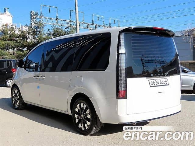 Hyundai Staria