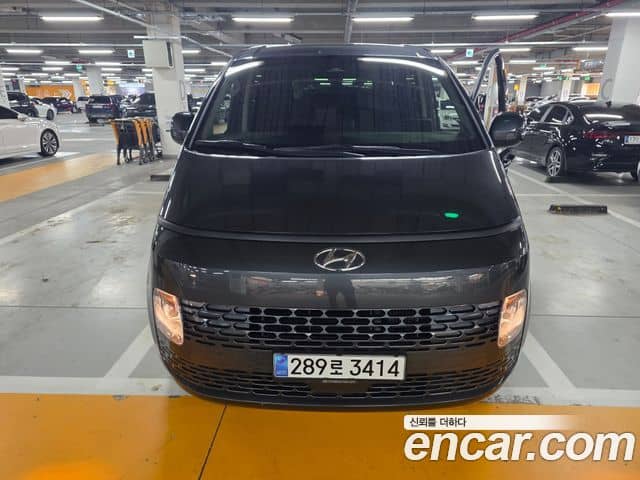 Hyundai Staria