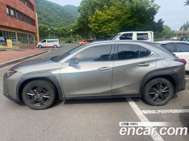 Lexus UX250h