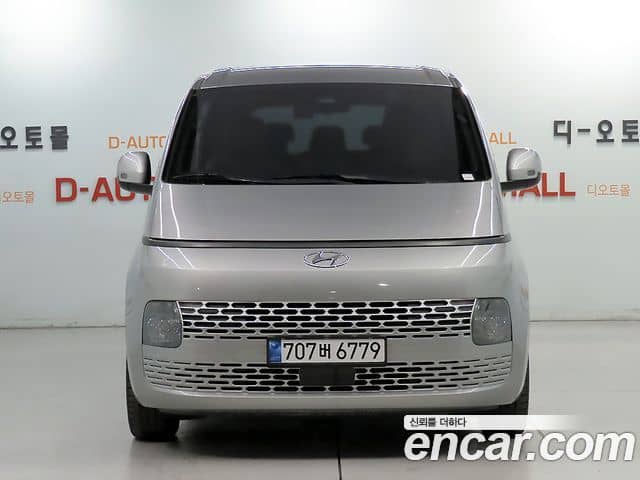 Hyundai Staria