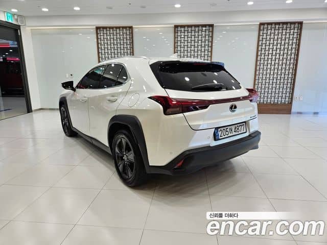Lexus UX300h
