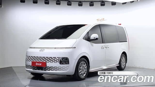Hyundai Staria