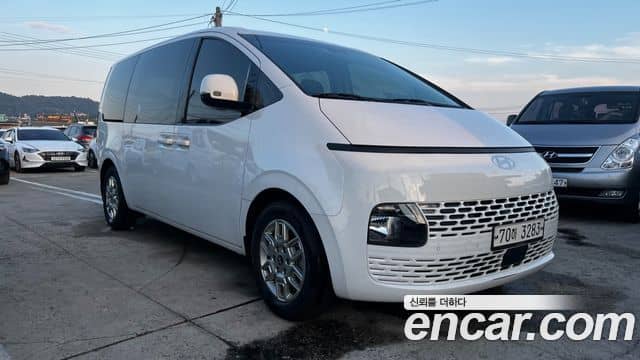 Hyundai Staria