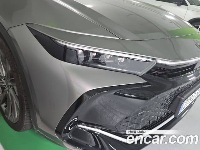 Toyota Crown Crossover
