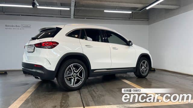 Mercedes-Benz GLA-Class