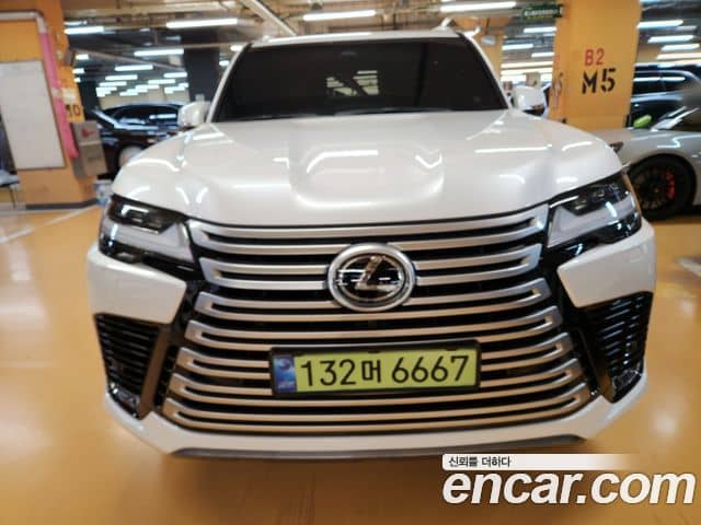 Lexus LX