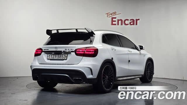 Mercedes-Benz GLA-Class