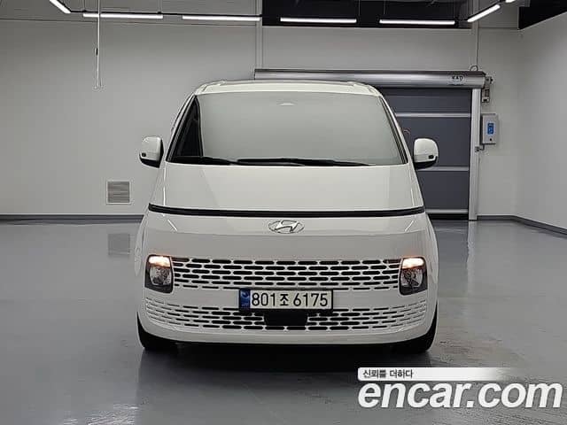 Hyundai Staria
