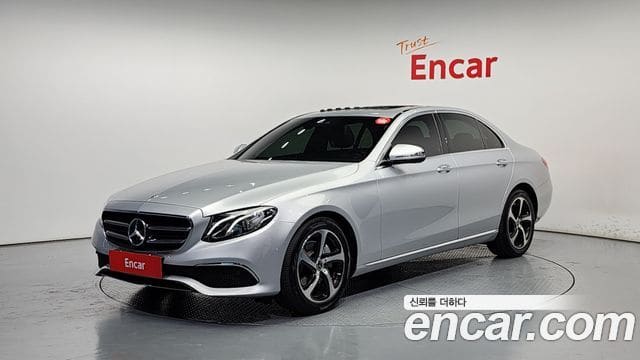 Mercedes-Benz E-Class — фото 1