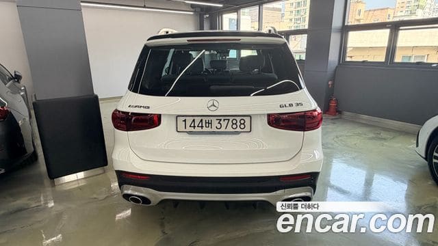 Mercedes-Benz GLB-Class — фото 1