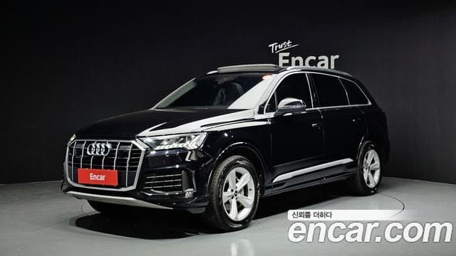Audi Q7 — фото 1