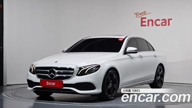 Mercedes-Benz E-Class — фото 1