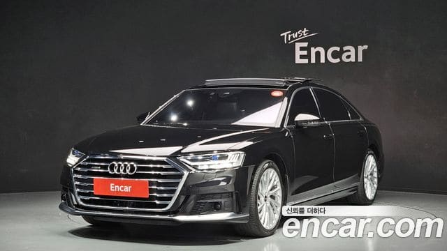 Audi A8 — фото 1