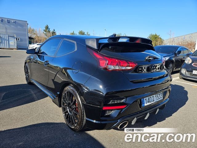 Hyundai Veloster — фото 1