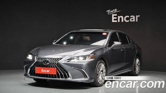 Lexus ES300h — фото 1