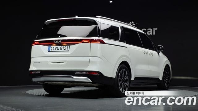 Kia Carnival — фото 1