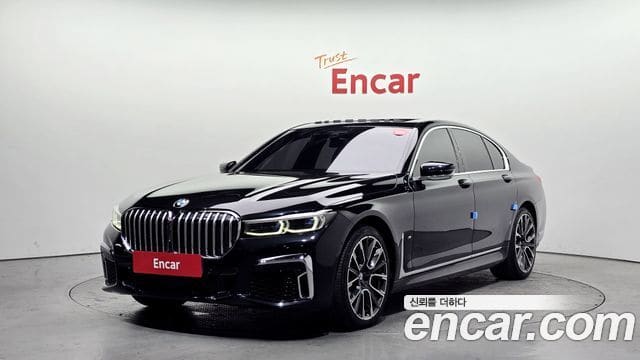 BMW 7 Series — фото 1