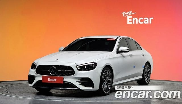 Mercedes-Benz E-Class — фото 1