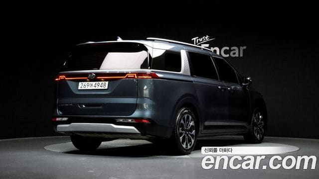 Kia Carnival — фото 1