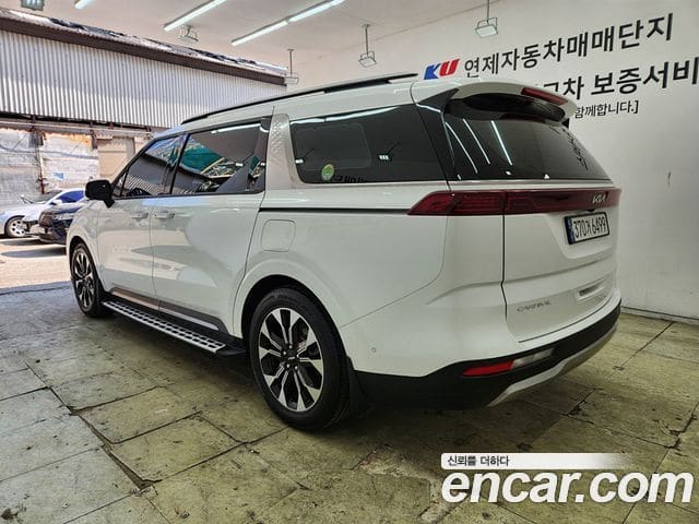 Kia Carnival — фото 1