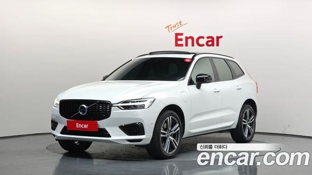 Volvo XC60 — фото 1