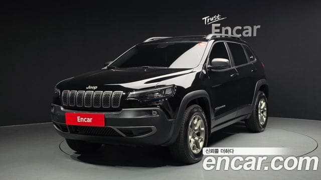 Jeep Cherokee — фото 1