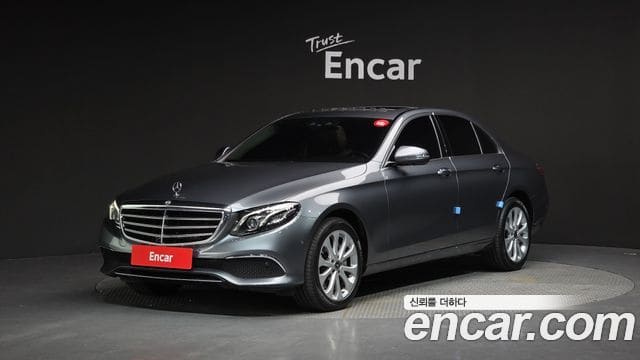 Mercedes-Benz E-Class — фото 1