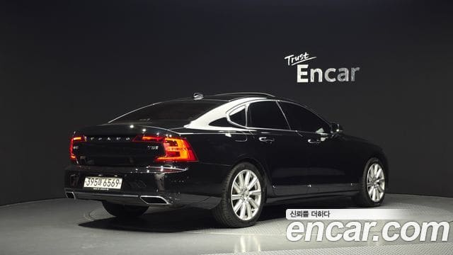 Volvo S90 — фото 1