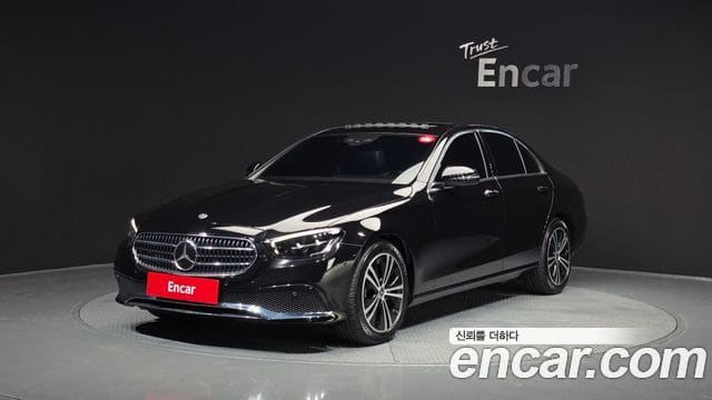 Mercedes-Benz E-Class — фото 1