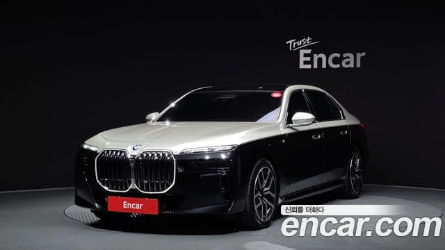 BMW 7 Series — фото 1