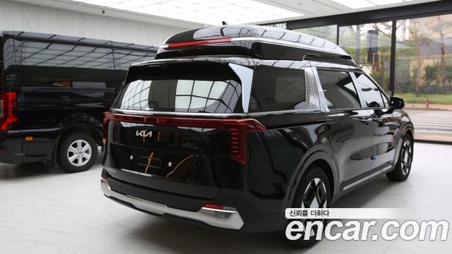 Kia Carnival — фото 1