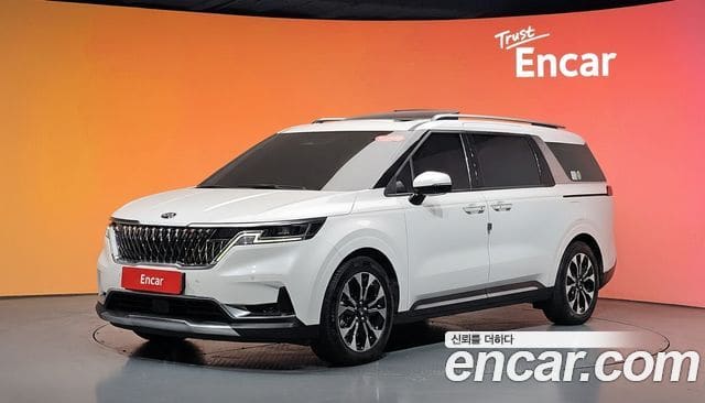 Kia Carnival — фото 1
