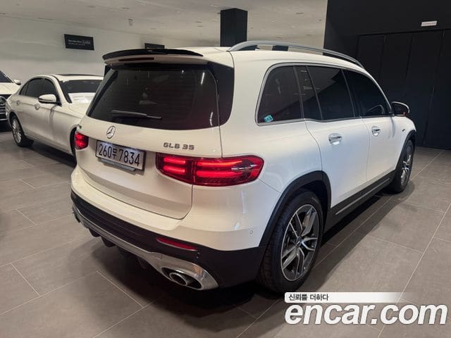Mercedes-Benz GLB-Class — фото 1