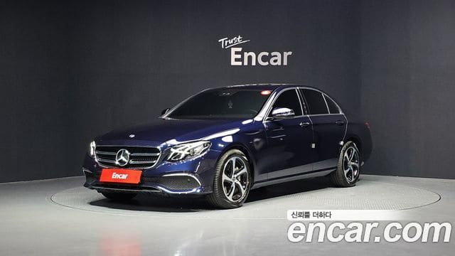 Mercedes-Benz E-Class — фото 1