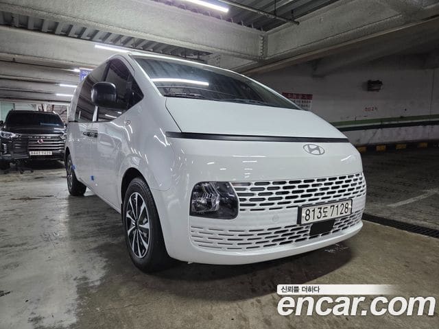 Hyundai Staria — фото 1