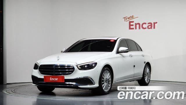 Mercedes-Benz E-Class — фото 1