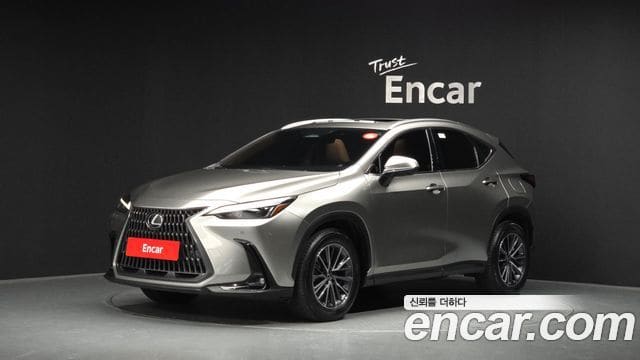 Lexus NX450h+ — фото 1