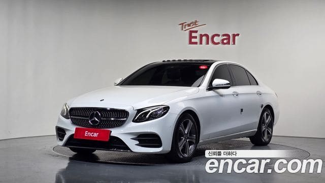 Mercedes-Benz E-Class — фото 1
