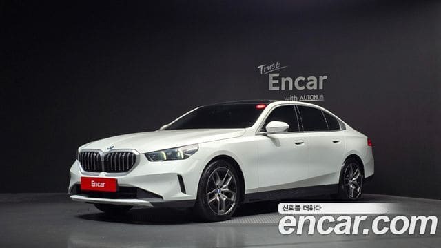 BMW 5 Series — фото 1