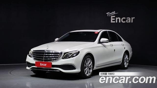 Mercedes-Benz E-Class — фото 1