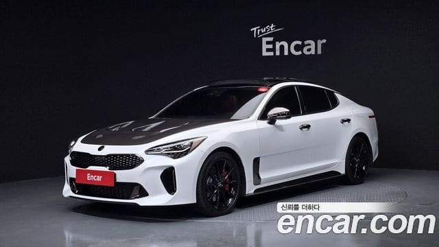 Kia Stinger — фото 1