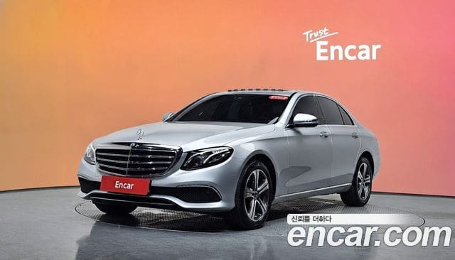 Mercedes-Benz E-Class — фото 1