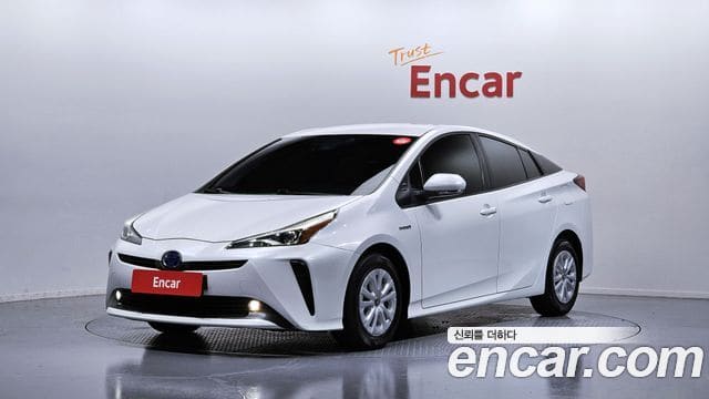Toyota Prius — фото 1